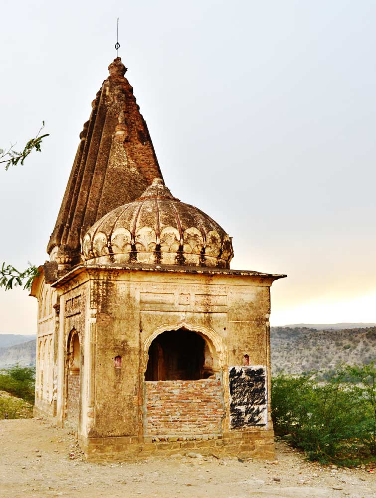 An ancient Hindu temple on the bank of Indus in Makhad